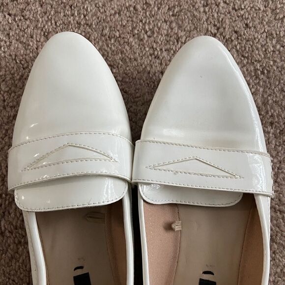 Zara White Glossy Pointy Flats - Picture 2 of 4